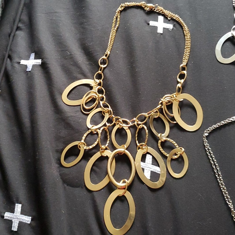 Gold necklace.